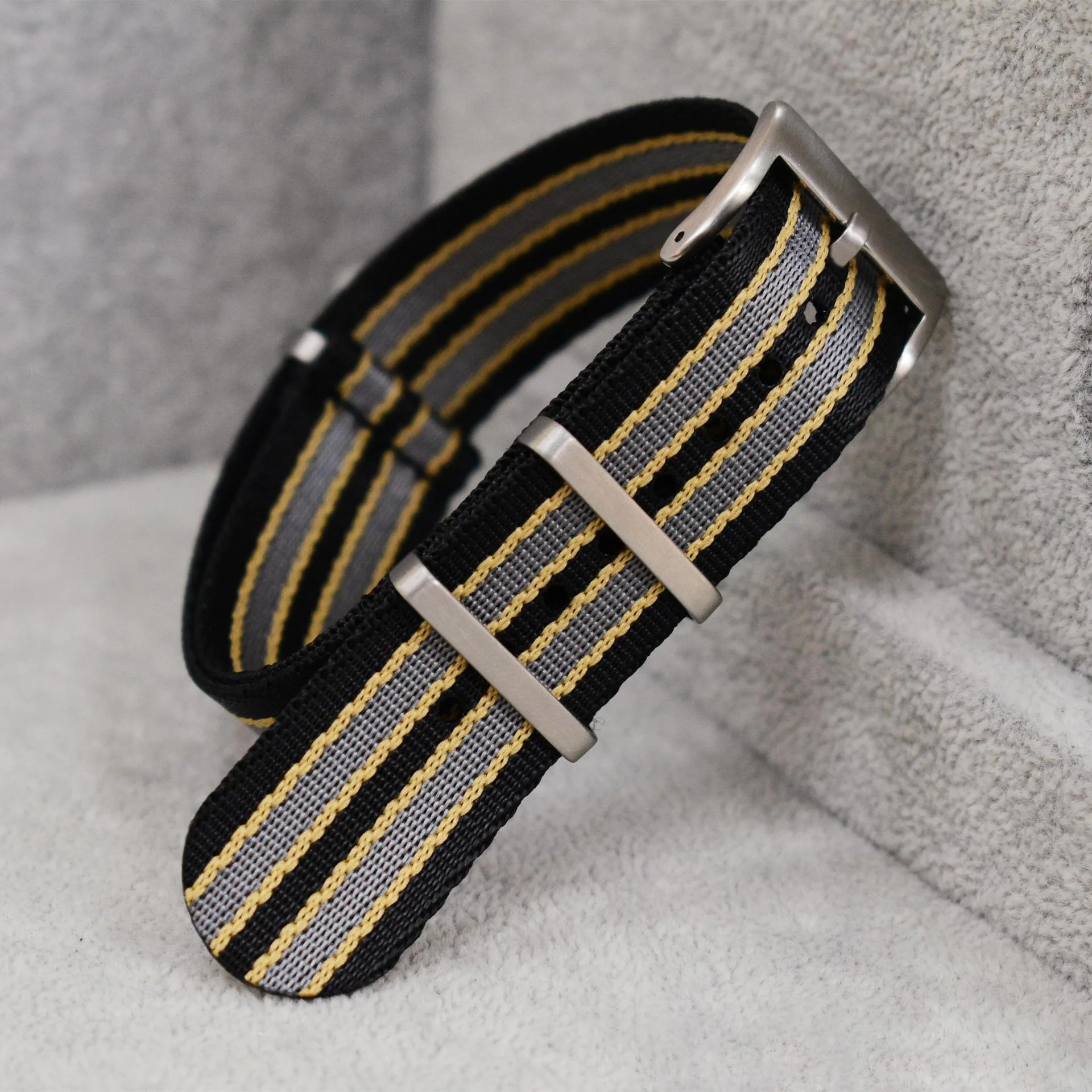 20mm ナイロン時計ストラップ オメガ 007 交換用高密 - Nylon Nato Strap のレビューと価格